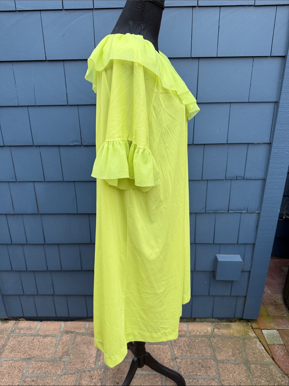 Vintage Le Voy’s Bright Lime Ruffle-Trim Women's robe one button L - Picture 5 of 10